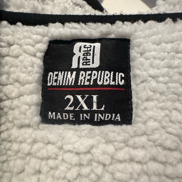 Men’s fleece lined zip up hoodie by Denim Republic - Picture 7 of 14